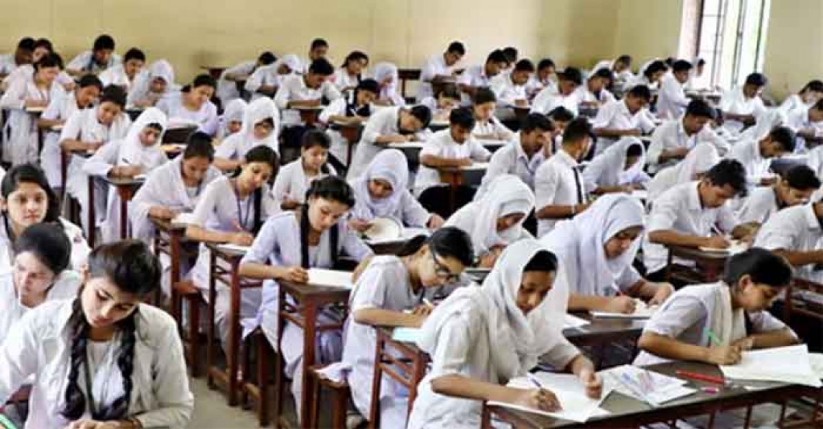 ২ মাস পিছিয়ে যাচ্ছে এসএসসি ও এইচএসসি পরীক্ষা