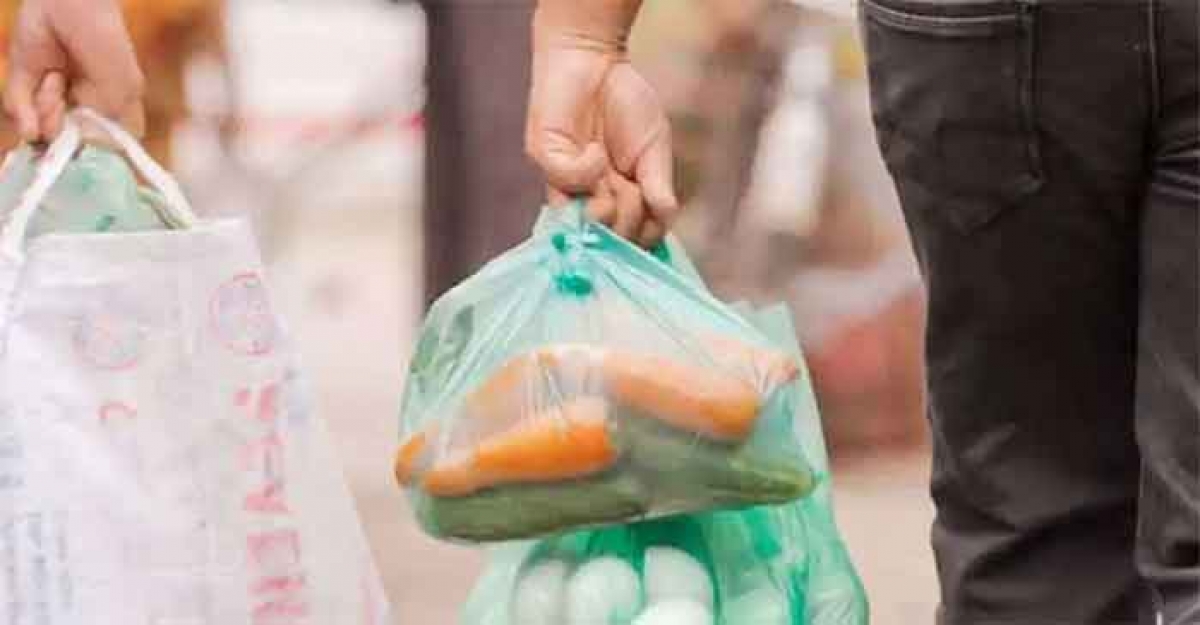 পলিথিন বন্ধে আজ থেকে অভিযান 