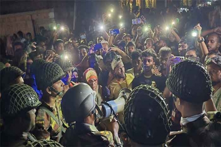 মন্ত্রণালয়ে বৈঠকের পর শ্রমিকদের অবরোধ প্রত্যাহার