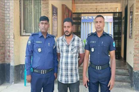 সালথায় সংবাদ সংগ্রহকালে সাংবাদিকদের বাধা: গ্রেপ্তার-১