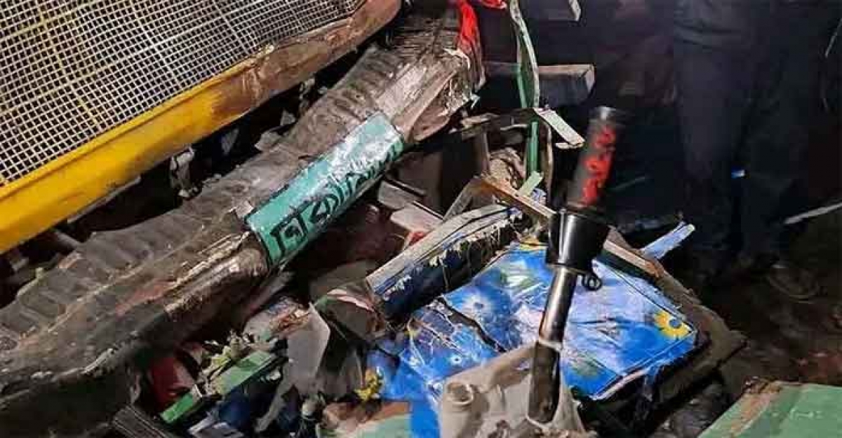 গাজীপুরে ট্রাক-কাভার্ড ভ্যান চাপায় নিহত ৪