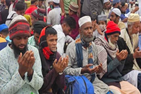 ক্ষমা ও হেদায়েত কামনায় শেষ হলো ইজতেমার প্রথম পর্ব