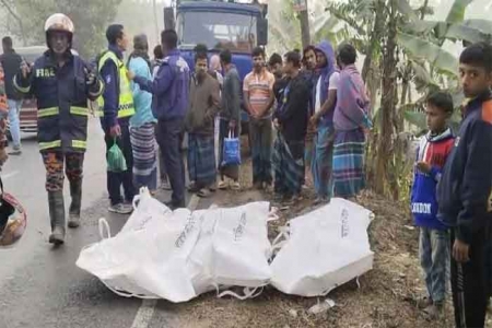 গাজীপুর পিকআপ উল্টে খাদে, নিহত ৩