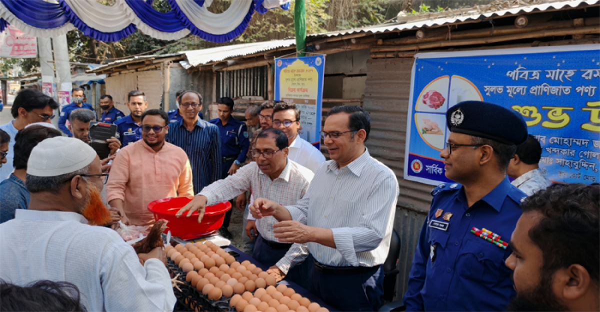 চুয়াডাঙ্গায় সুলভ মূল্যে মাংস, ডিম, দুধ বিক্রি শুরু