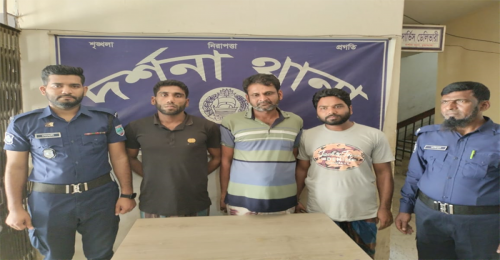  চুয়াডাঙ্গায়  বোমা ও নাশকতা মামলার প্রধান ৩ আসামী আটক