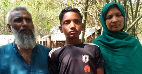‘দাফনের’ দেড় মাস পর জীবিত ফিরে এলো কিশোর