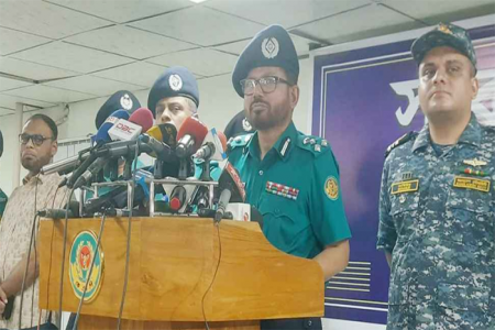 সন্ত্রাসীদের সঙ্গে গোলাগুলিতে পুলিশ-নৌবাহিনীর সদস্যসহ আহত ১৮  