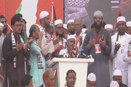 ফিলিস্তিনে শান্তি কামনায় মোনাজাতে কাঁদলেন লাখো মানুষ  