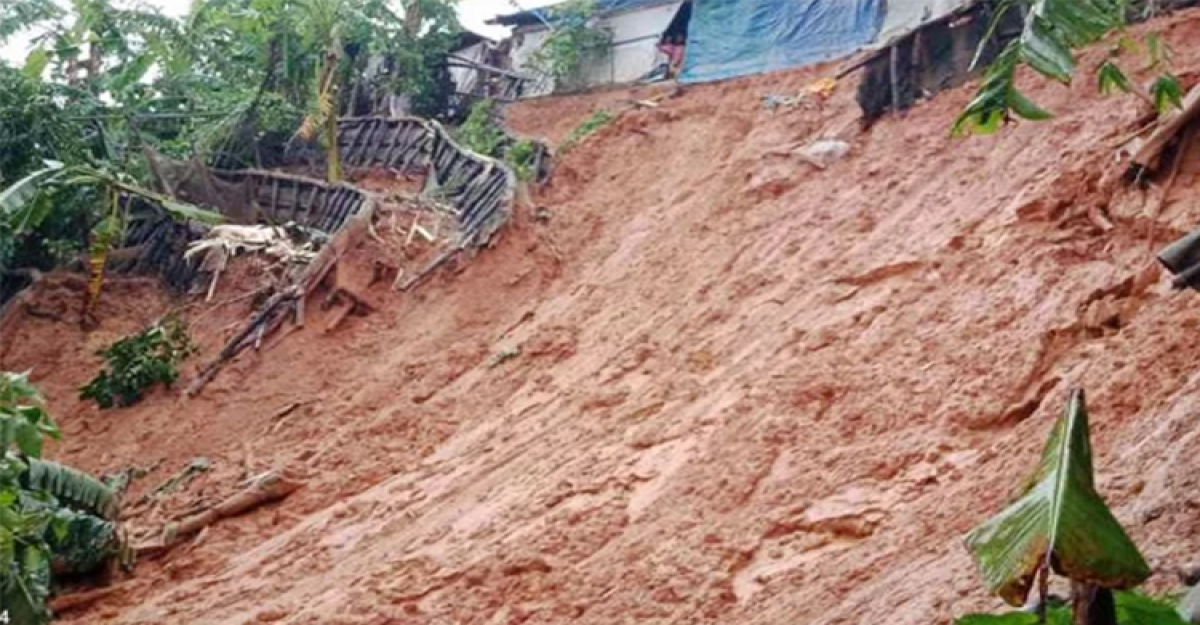 চট্টগ্রামে পাহাড় ধসে দুই শিশুর মৃত্যু, আহত ৩