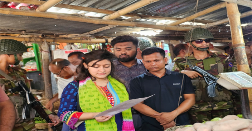  জীবননগরে সেনাবাহিনীকে নিয়ে ট্রেড লাইসেন্স যাচাই করলেন এসিল্যান্ড