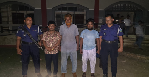 কেন্দুয়ায় চাঁদাবাজি দায়ে সেনাবাহিনীর হাতে আটক ৩