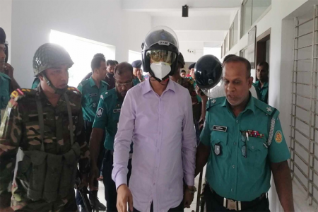 বিএনপি নেতাকে মারধর, খুলনা সদর থানার সাবেক ওসি কারাগারে
