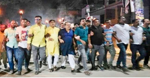 নওগাঁয় মশাল জ্বালিয়ে বিএনপির বিক্ষোভ মিছিল