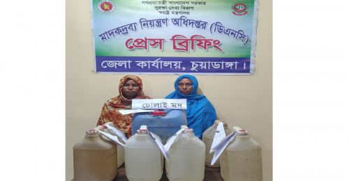 জীবননগরে মদসহ দু'নারী কারবারি গ্রেফতার 