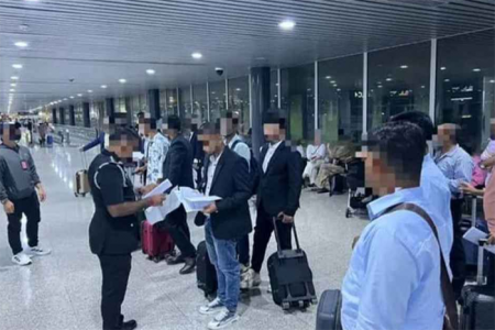 মালয়েশিয়ার বিমানবন্দর থেকে ২৬ বাংলাদেশি আটক  