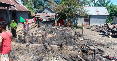 মদনে আগুনে পুড়ে সর্বহারা কৃষকের পরিবার