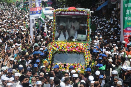 চট্টগ্রামে জশনে জুলুসে পদদলিত হয়ে দুজনের মৃত্যু, আহত ৬