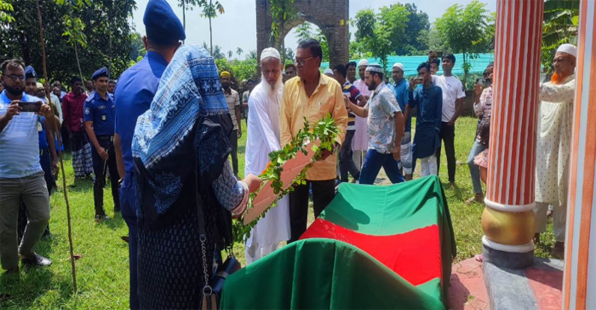 জীবননগরে বীর মুক্তিযোদ্ধা আব্দুর রহমানের রাষ্ট্রীয় মর্যাদায় দাফন