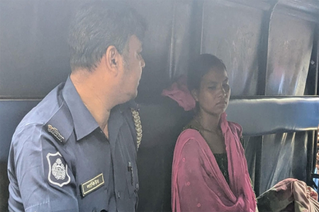 ৫ মাসের শিশুকে গলা কেটে হত্যা করলেন মা
