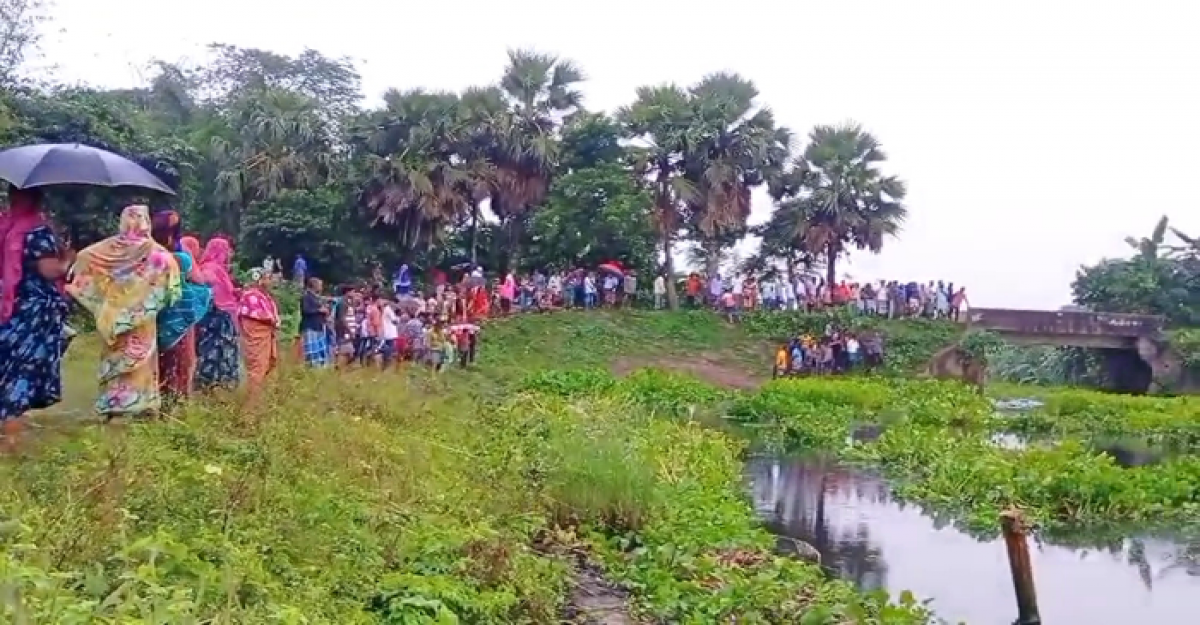 সিংনগর বাওড়ের বাঁধ ভেঙে ভৈরব নদের পানি বৃদ্ধি, জনমনে আতঙ্ক