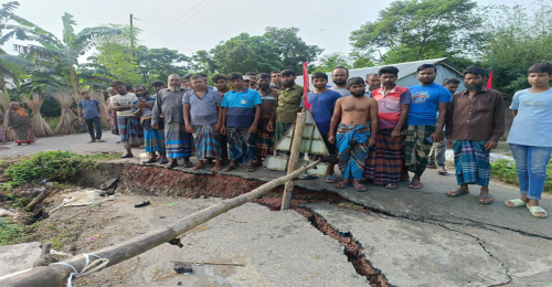 জীবননগরে ধসে পড়েছে আরও একটি ব্রীজ, এলাকাবাসীর মানববন্ধন