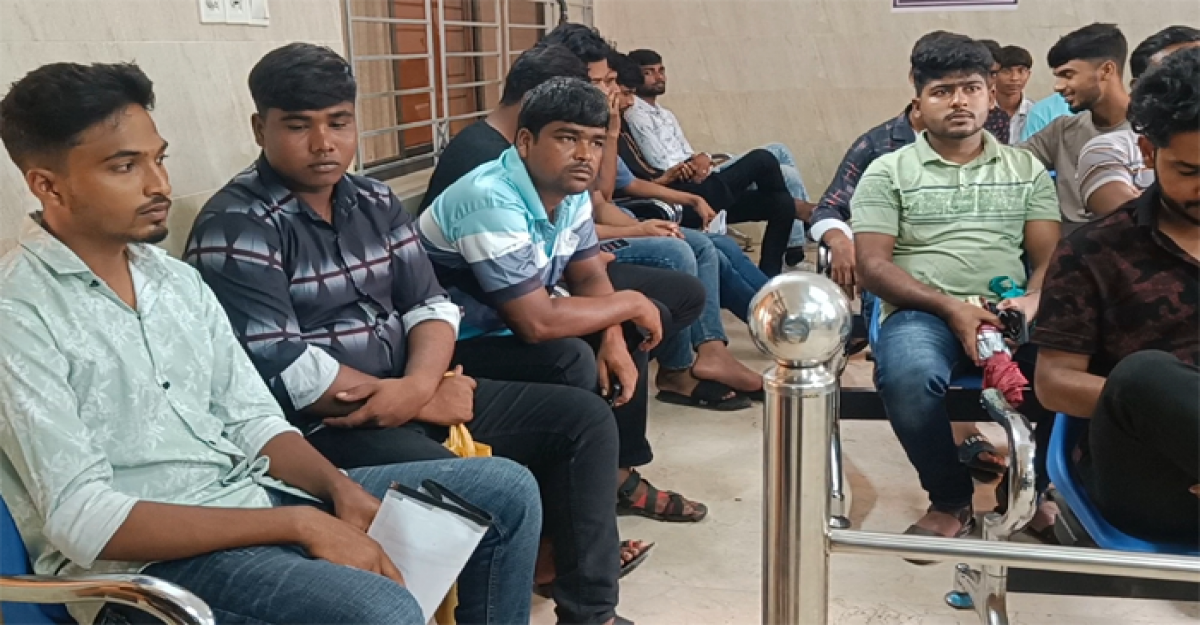 চুয়াডাঙ্গা পাসপোর্ট অফিসে যান্ত্রিক ত্রুটি, সেবা বন্ধ