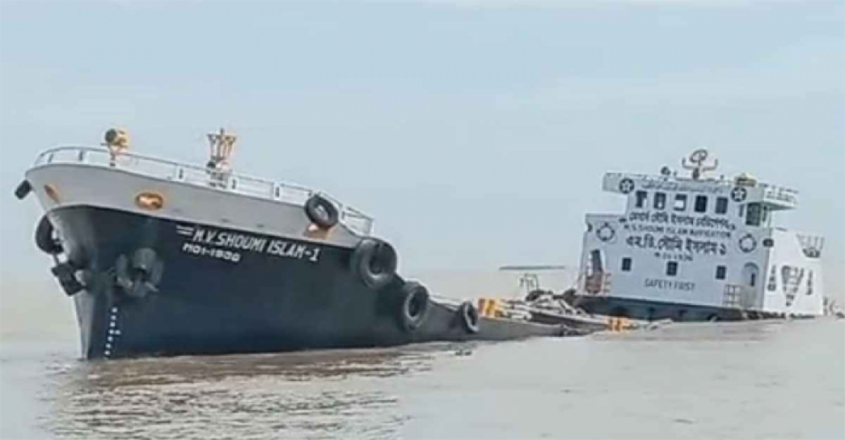 মেঘনায় ৭০ লাখ টাকার সিমেন্ট নিয়ে জাহাজডুবি
