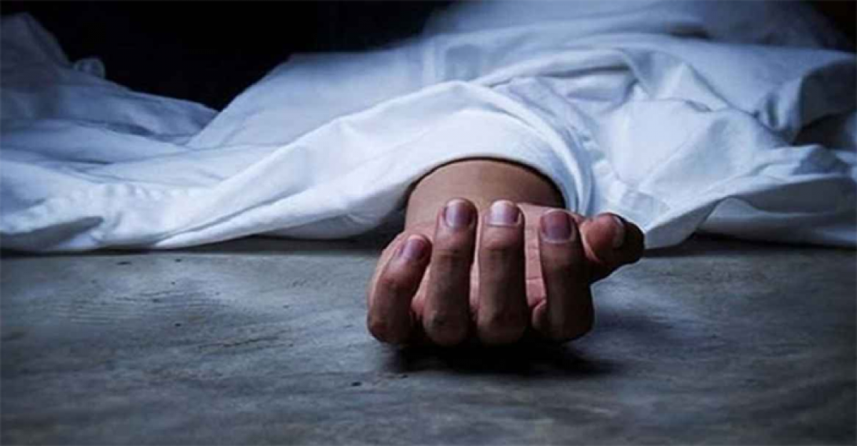 চুয়াডাঙ্গায় ঘর থেকে ঝুলন্ত মরদেহ উদ্ধার