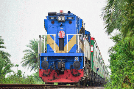 চার ঘণ্টা পর ঢাকার সঙ্গে উত্তরবঙ্গের ট্রেন চলাচল শুরু  