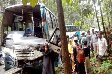কক্সবাজারে সড়ক দুর্ঘটনায় এক পরিবারের পাঁচজন নিহত