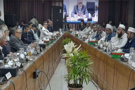 খেলোয়াড়রা সহযোগিতা না করলে প্রশ্নবিদ্ধ হবে পুরো নির্বাচন: সিইসি 