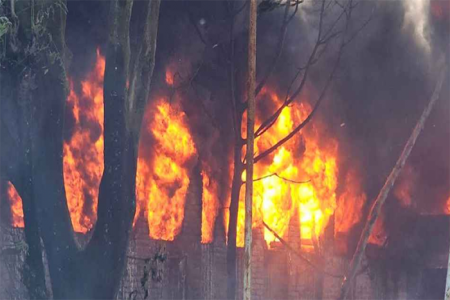 গাজীপুরে কয়েল কারখানায় ভয়াবহ আগুন, নিয়ন্ত্রণে ৪ ইউনিট