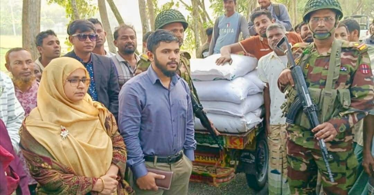 নওগাঁয় ৬০ বস্তা রাসায়নিক সার জব্দ