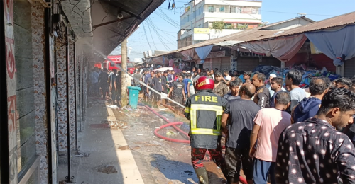 মদনে ভয়াবহ অগ্নিকান্ড প্রায় দুই কোটি টাকার ক্ষয়ক্ষতি