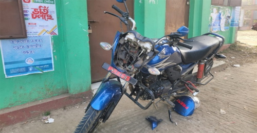 এসিল্যান্ডের বিরুদ্ধে মিছিল, সাংবাদিককে মারধর ও গাড়ি ভাঙচুর