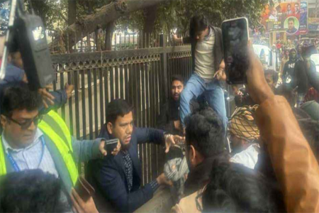 জকসু নির্বাচনের মধ্যে ব্যবসায়ীকে মারধর  
