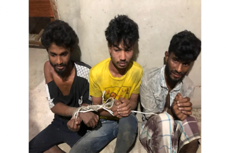 মরিচের গুঁড়া ছিটিয়ে অটোরিকশা ছিনতাই