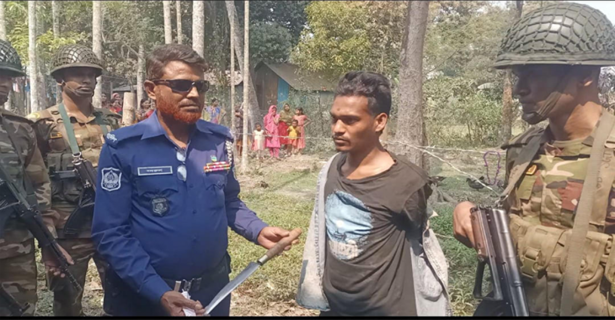 মদনে যৌথ বাহিনীর অভিযানে ধারালো অস্ত্রসহ আটক ১