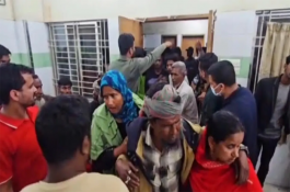 মসজিদের টাকা নিয়ে তুমুল সংঘর্ষ