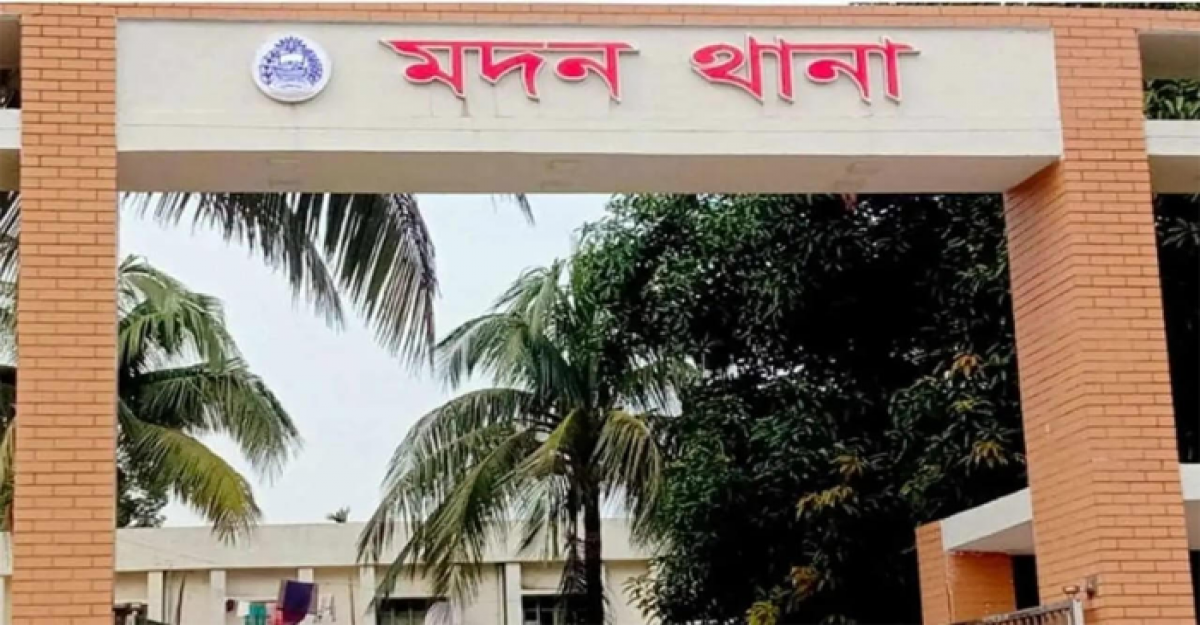 মদনে অসামাজিক কার্যকলাপের দায়ে আটক ৩ 