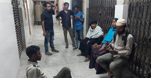 নানাবাড়ি যাওয়ার পথে প্রাণ গেল কলেজছাত্রীর