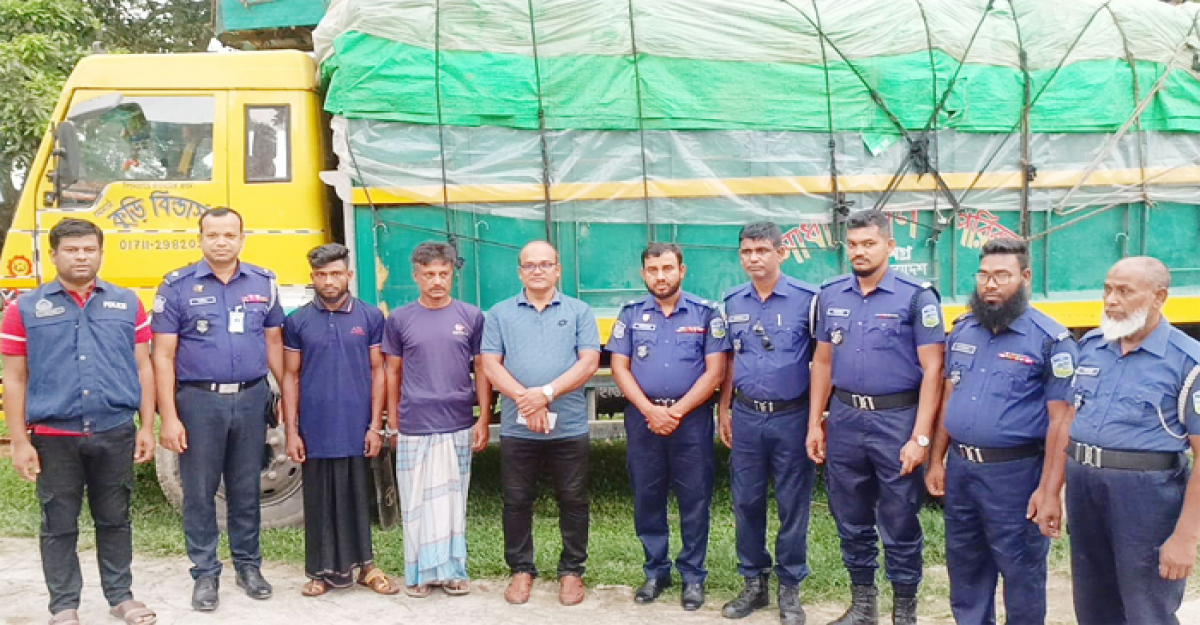 মদনে পাচারকালে ৬৬৭ বস্তা সরকারি চাল জব্দ, ৩ জনের বিরুদ্ধে মামলা
