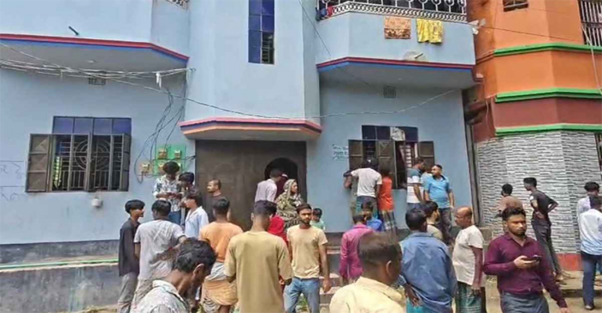  লক্ষ্মীপুরে একই পরিবারের ৩ জনকে গলা কেটে হত্যা