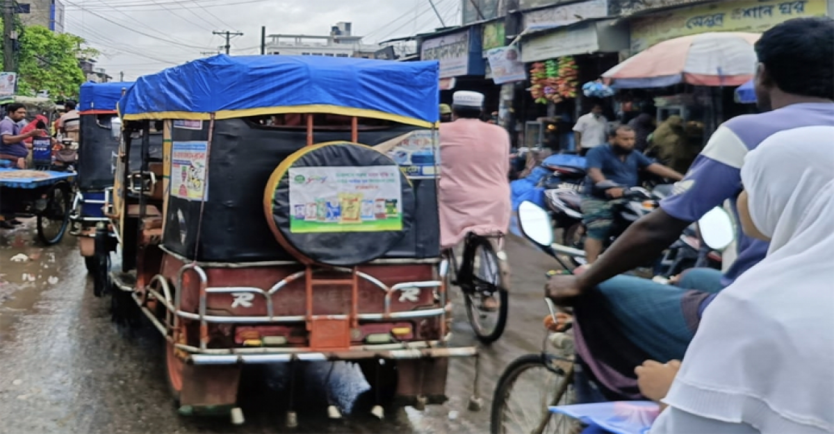 জীবননগরের চ্যাংখালী সড়কে তীব্র যানজট, দুর্ভোগে হাজারও মানুষ