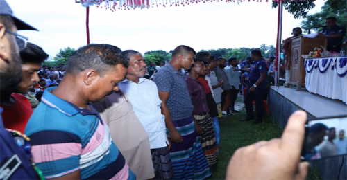 জীবননগরে ১৬ জন মাদক কারবারির আত্মসমর্পণ