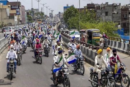 দিল্লিমুখী হাজারো কৃষক, নতুন চাপে মোদি সরকার