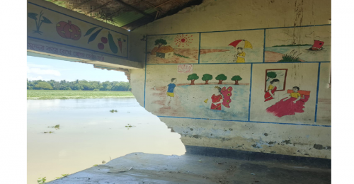 মদনে নদী ভাঙনে স্কুলের একাংশ বিলীন, বাকি অংশ চরম ঝুঁকিতে