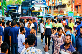 গ্যাস না পেয়ে চট্টগ্রামে সড়ক অবরোধ