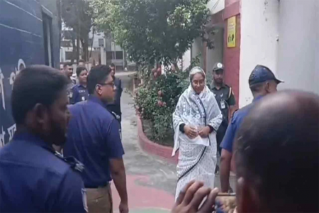 স্বামীর মৃত্যুতে প্যারোলে মুক্তি পেয়ে ঢাকার পথে দীপু মনি
