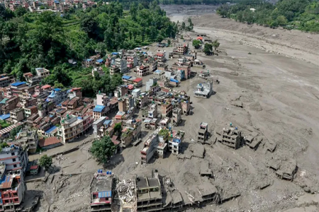 নেপালে ভয়াবহ বন্যায় নিহতের সংখ্যা বেড়ে ২৭০